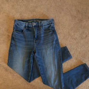 american eagle medium wash curvy high rise jeans